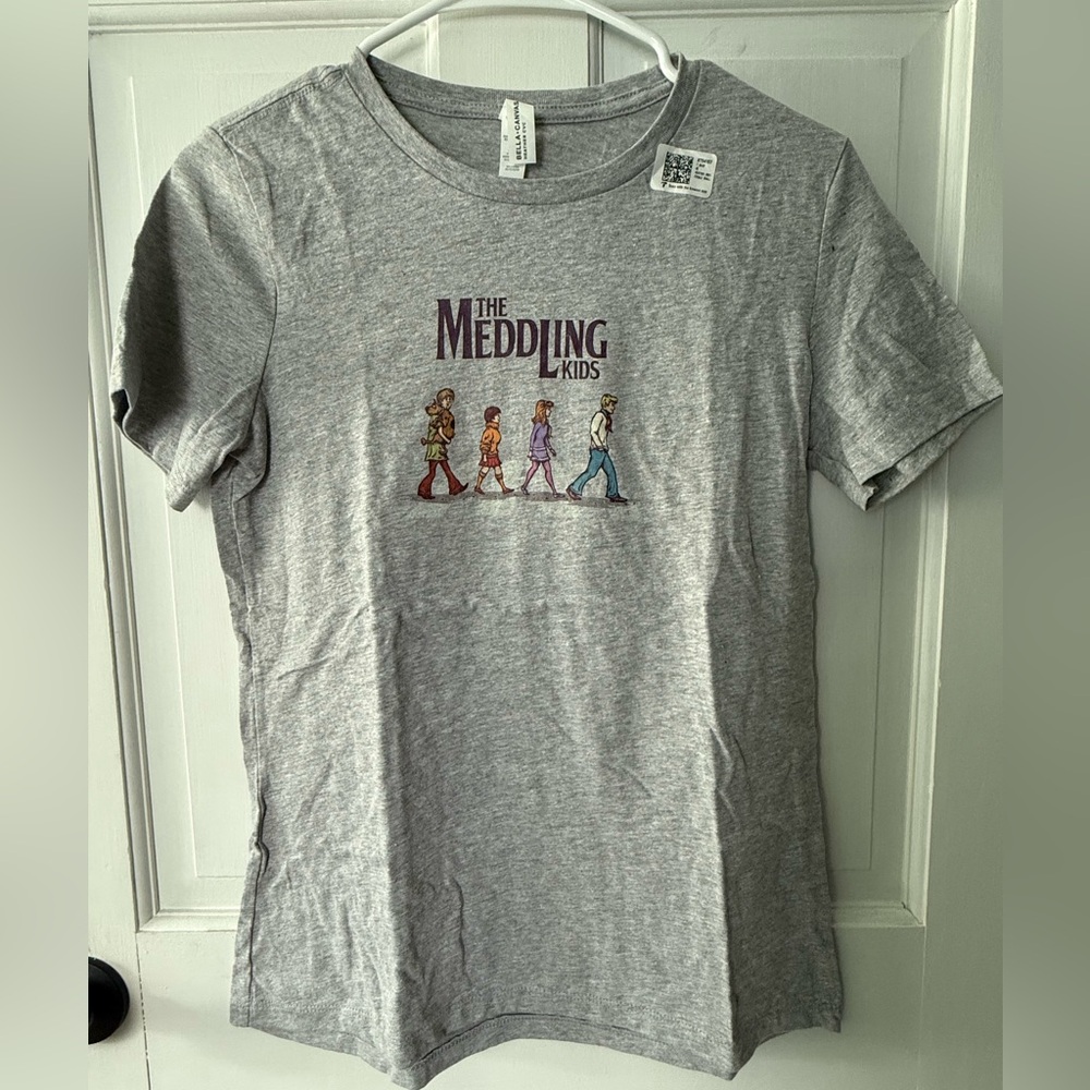 Bella Canvas Heather Gray T-Shirt Scooby Doo - Meddling Kids Woman’s size small